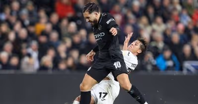 Man. City suspira de alívio, Vítor Pereira fica perto de recuperação histórica