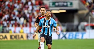 Enquanto recupera de lesão, avançado de Luís Castro processa o clube por prémio em atraso