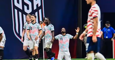 Debast e Lukebakio brilham na goleada da Bélgica frente aos Estados Unidos