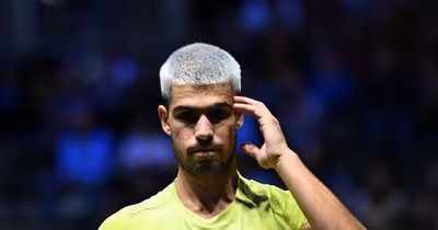 Alcaraz culpa o campo depois da derrota em Paris: «Não sinto a bola...»