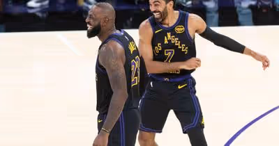 LeBron voltou e está feita História na NBA