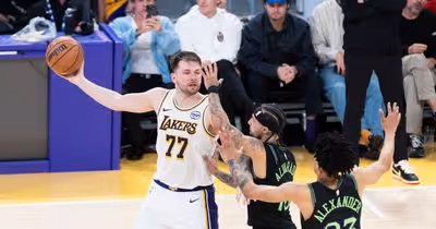 Demonstração de força dos Lakers perante os Pelicans