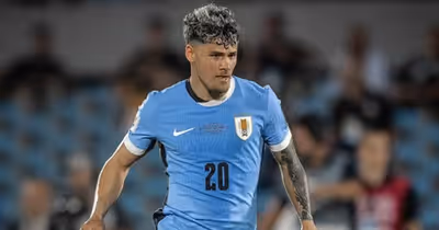 Maxi Araújo e Rodrigo Zalazar no empate do Uruguai no México