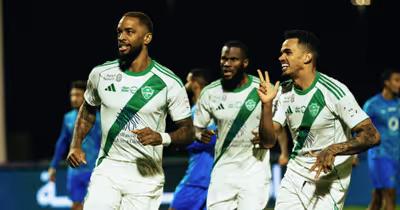 Tem mais golos do que CR7 e garante que o Al Ahli «ficaria lá em cima» na Premier League