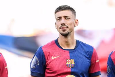 Mercado oficial: central troca o Barcelona pelo Atlético Madrid
