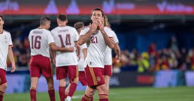 Espanha dominante derrota Sérvia