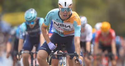 Volta à Catalunha: Ethan Vernon vence em Camprodón, Ivo Oliveira desiste
