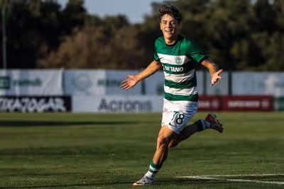 Estoril vencia por dois, mas Sporting B ganhou ‘de virada’