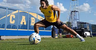 Cavani já toca na bola e faz vibrar adeptos do Boca