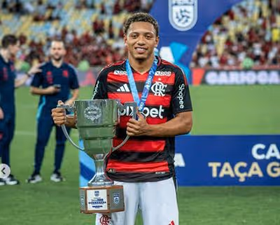 Mercado FC Porto: promessa do Flamengo negociada