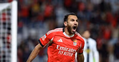 Pavlidis supera Luis Suárez e Samu e é eleito avançado do mês