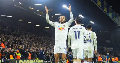 Premier League: Leeds vence duelo importante na luta pela manutenção
