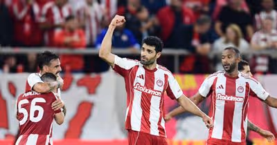 Taremi ajuda Olympiakos a vencer AEK em jogo com muitos portugueses em campo