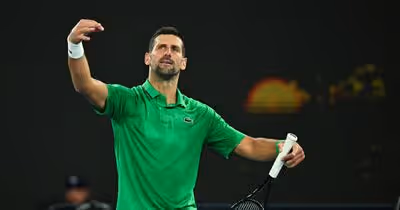 Djokovic nos quartos de final do Open da Austrália sem jogar