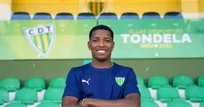 Mercado oficial: avançado sai do Tondela e já rumou ao Brasil