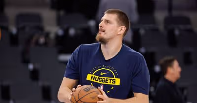 NBA: Jokic escapa a lesão grave após choque com colega