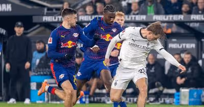 Sem cerveja nem salsicha: adeptos do Gladbach protestam Leipzig... 'em jejum'