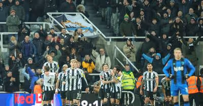 Dois golos na compensação, penáltis e Newcastle segue em frente na Taça