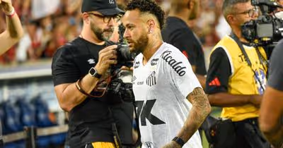 Luisão critica Neymar: «Ninguém lhe colocou uma arma na cabeça para ir para o Santos»