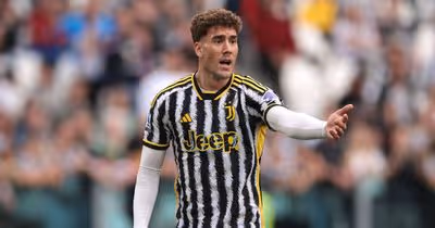 Vlahovic na mira do Barcelona