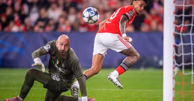Treinador aprova: «Se o Nápoles contratar Ríos ao Benfica faz grande aquisição»