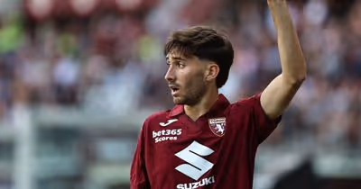 Manutenção garantida e contas aos emprestados: Torino pondera sobre lateral do Benfica