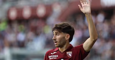 Mercado Benfica: Torino não larga Obrador