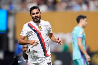 Gundogan recusa saída: «Estou muito feliz no Manchester City»