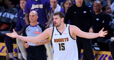 Nuggets alcançam 10.a vitória seguida e Jokic acumula triplo-duplos