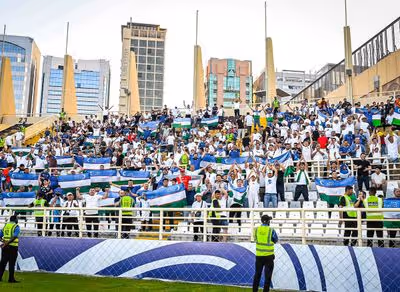 Títulos, medalhas... e um carro para cada jogador: Presidente celebra qualificação inédita do Uzbequistão para um Mundial