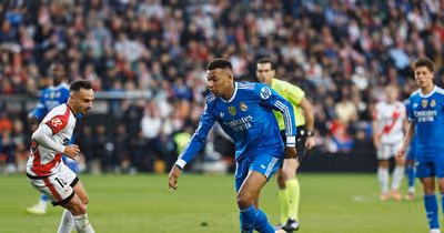 Mbappé iguala série de oito jogos de Puskás no Real Madrid