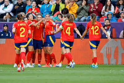Goleada da Espanha obriga Portugal a pontuar contra a Itália