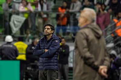 Em transição difícil no elenco, Palmeiras vive tensão inédita na era Abel