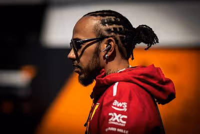 Lewis Hamilton vive inferno astral em primeiro ano na Ferrari
