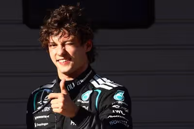Kimi Antonelli se torna o mais jovem da história a conquistar pole position