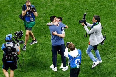 Argentina encara Espanha com craque e treinador forjados na casa do rival