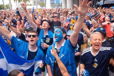 England fans stun Boston media with reaction to travelling Tartan Army