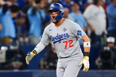 Dodgers’ Miguel Rojas returns on a $5.5 million free-agent deal