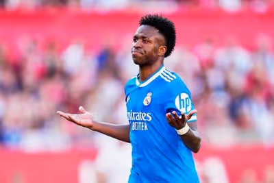 Real Madrid make final Vinicius Jr decision as Arsenal put on transfer red alert