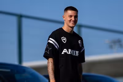 Man Utd get fresh Benjamin Sesko injury update after star missed pre-season friendlies