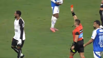Neto detona meia do Corinthians após expulsão: