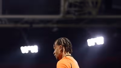 Astro da Holanda sofre grave lesão e está fora da Copa do Mundo