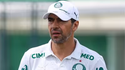 Após saída de atacante, palmeirenses criticam Abel Ferreira