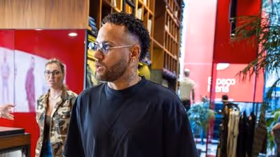 "Fundo do poço": Neymar tem rotina criticada por jornal espanhol