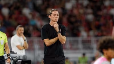 Filipe Luis celebra momento histórico no Monaco; veja números