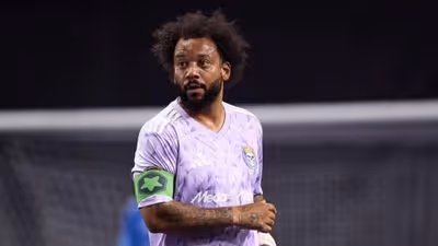 Marcelo estreia com gol, caneta e até encarada na Kings League