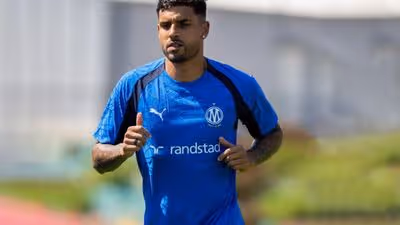 Santos encaminha contratação de Rodinei, mas perde Palmieri