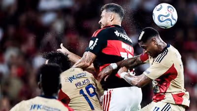 Ex-Flu assusta, mas Flamengo vence 2a seguida na Libertadores