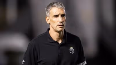 Santos é derrotado pelo Athletico-PR e segue em momento delicado