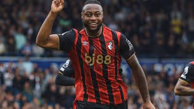 Manchester City acerta contratação do atacante Semenyo